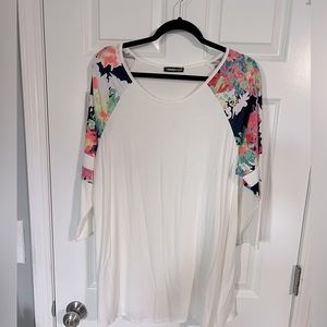 Womans 3/4th sleeved Top 2X - white with bright Floral print - Heimish USA